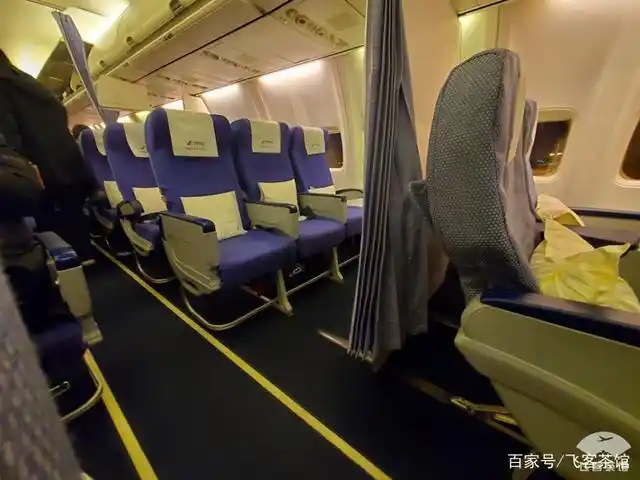 打卡机龄超17年的老飞机!南航明珠经济舱第一排,宽敞得像公务舱
