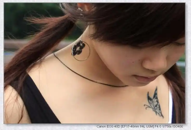 镜头焦距短,偷拍不容易.老败示范一个