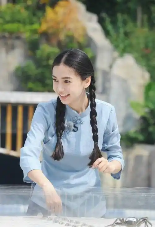 原创女星民国装扎双辫董洁美成经典蒋勤勤灵气最喜欢谁的造型