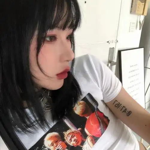 非主流伤感头像女生大全 人的内心不种鲜花就长满杂草