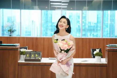 朱珠精英律师杀青演绎律政俏佳人引期待