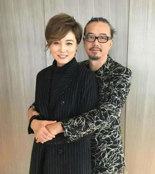 演员张延:嫁大5岁香港丈夫,婚后生一女,如今女儿比她还漂亮