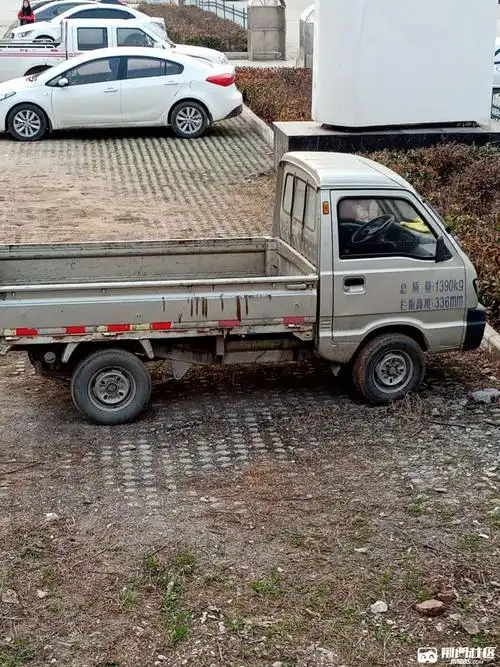 微型小货车3000 块处理了