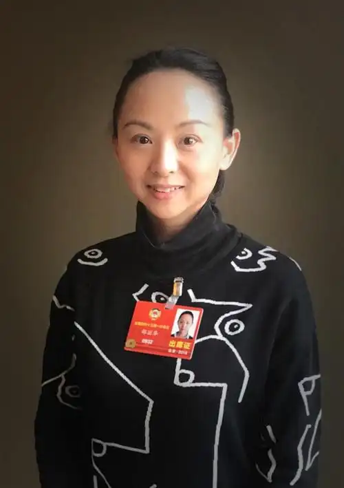 邰丽华虽处于无声的世界,但她的世界依然灿烂无比,祝这个善良的姑娘