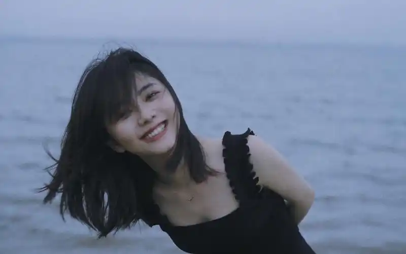 【谭松韵】海边出游花絮_哔哩哔哩_bilibili