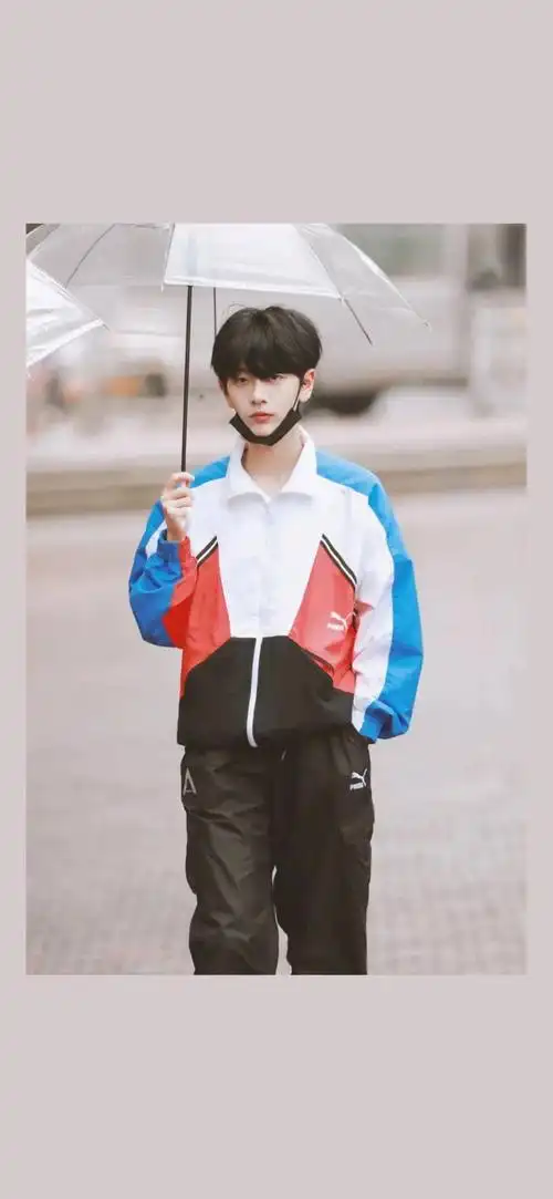 这位妹子长得比男生还帅,上学时很多男生追_刘梦