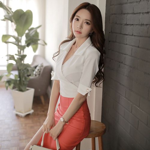 包邮 2018新款女装春装ol职业名媛性感时尚衬衣v领中袖上衣白色衬衫女