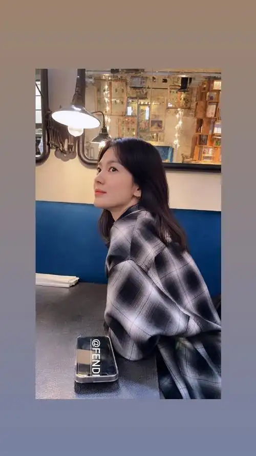 宋慧乔超话#宋慧乔fendi品牌代言人##宋慧乔#20230414|慧乔ins快拍