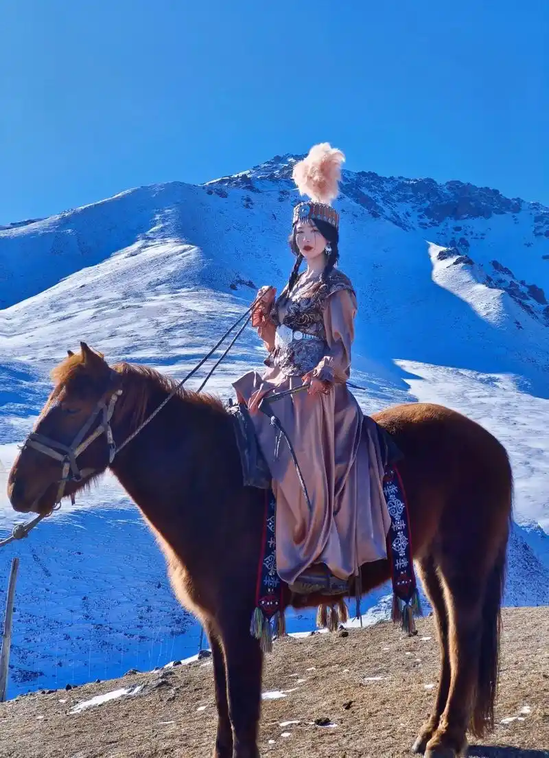 哈萨克族.信仰的山川,养出坚毅的人#哈萨克族姑娘 #少数民族 - 抖音