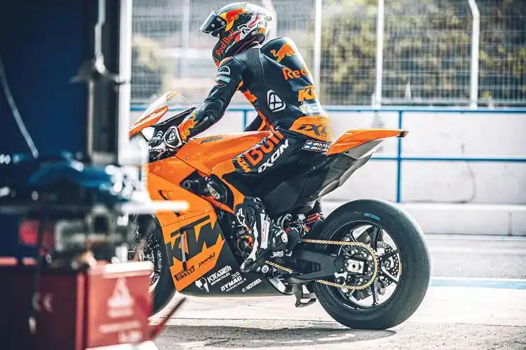 ktm rc8c 赛道特写_搜狐汽车_搜狐网