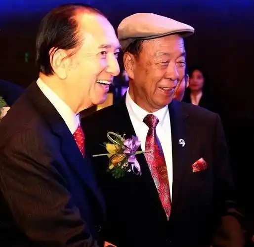 吕志和身价千亿,常年住酒店,女方隐忍70年不离婚,只为5个子女_赵锦屏