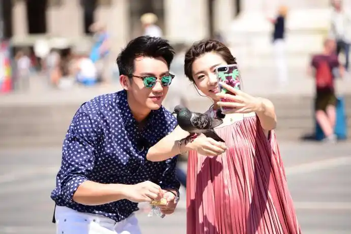 站(郑恺真的喜欢杨颖吗?