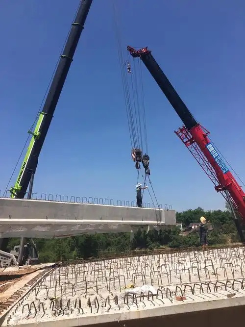 德耀吊装吊车出租现场-泸州德耀吊装工程有限公司