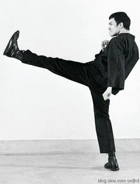 【龙的传人之李小龙读书会】李小龙说:如何修炼截拳道?