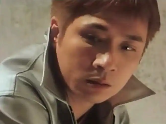 破碎感黄毛崽 吴镇宇的黄发造型惹人怜爱电影《古惑女之决战江湖》