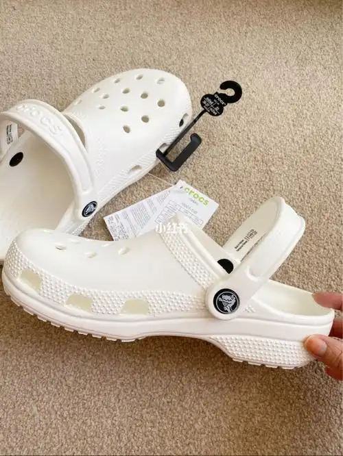 crocs洞洞鞋光脚穿扎脚啊