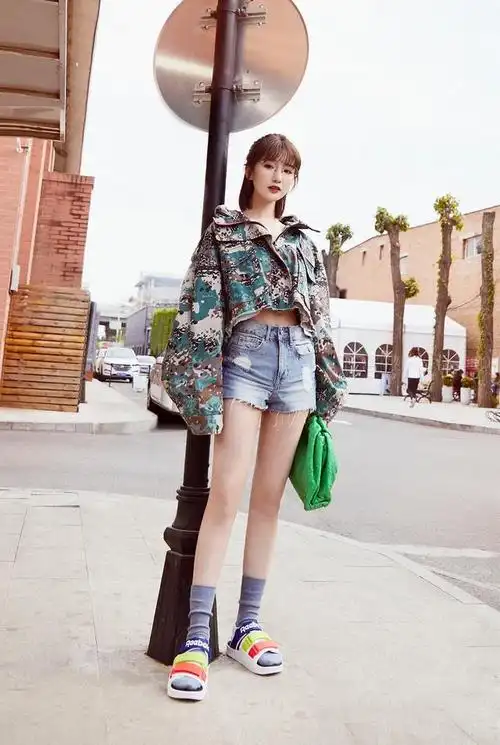 32岁毛晓彤穿a字裙女生都酸了体重才86斤每天必吃一物