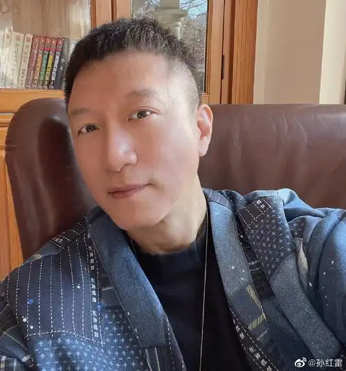 孙红雷祝女孩们节日快乐