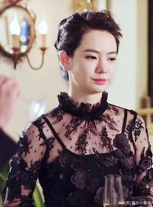 你好乔安戚薇服饰大盘点每件都好有气场不愧是戚哥