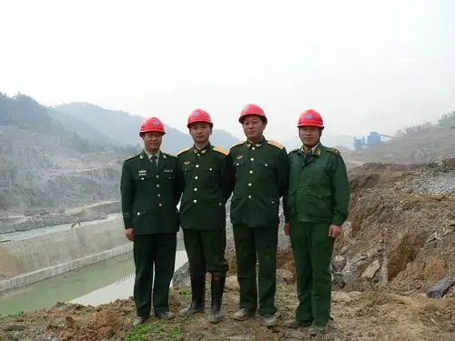 前进中的武警水电一总队      中国人民武装警察部队