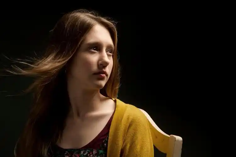 story,壁纸,高清壁纸人物,名人,taissa farmiga,美女,颜色,黑色背景
