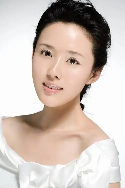 颜丹晨写真图片