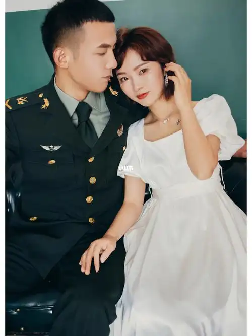 和兵哥哥的情侣照