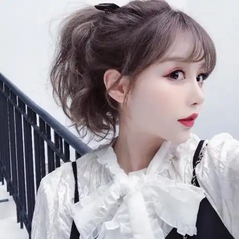 qq女生头像可爱仙女味高清真人,充满了优雅和神秘感