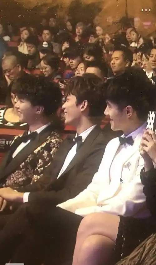 王俊凯吴磊刘昊然同时获奖媒体的求生欲很强粉丝看了都笑了