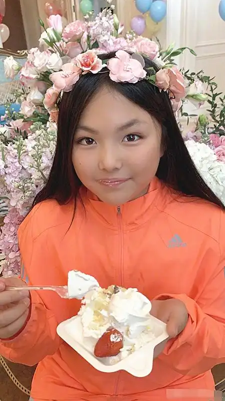 王诗龄近照曝光,长高了变胖了,穿衣打扮却仍遭热议