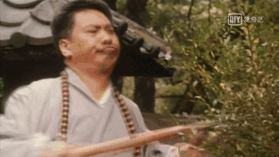 吴孟达还是一如既往地看起来智商不高的样子;只不过,故事内核差不多