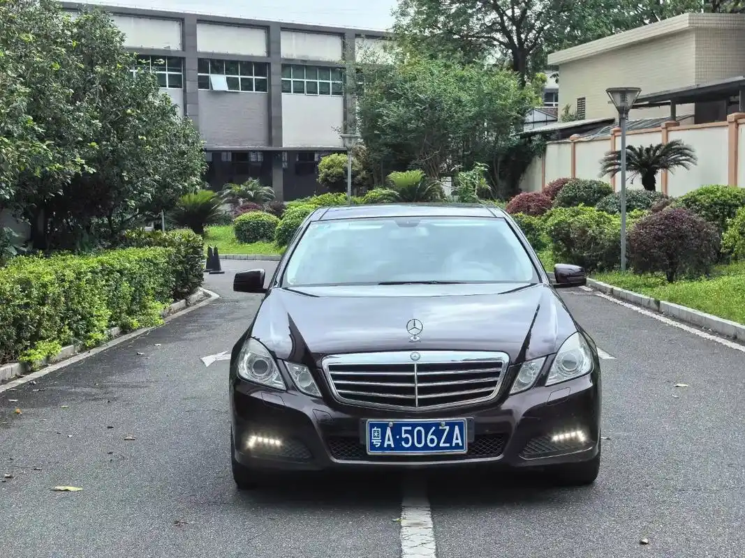 一手2010年奔驰e300(进口),怀挡,车况保养得非常好