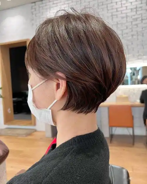 女人过了50岁,最火的还是剪短发,利落时尚有气质_头发_发型_女性