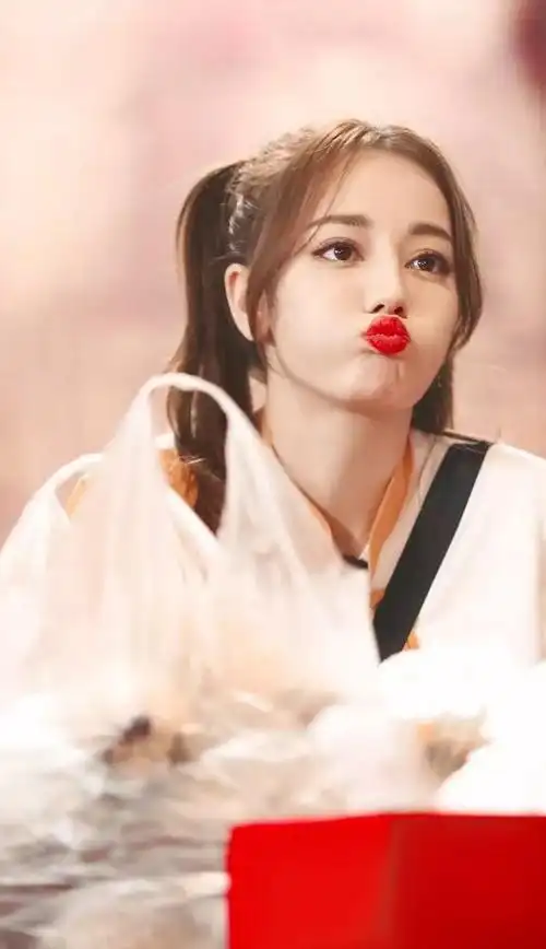 210627今日份可爱暴击软萌少女热巴的嘟嘴合集分享