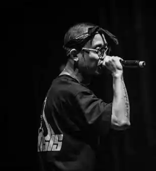 成规欧阳靖竞猜选手有一条线索可知他是《中国有嘻哈》里一位实力选手