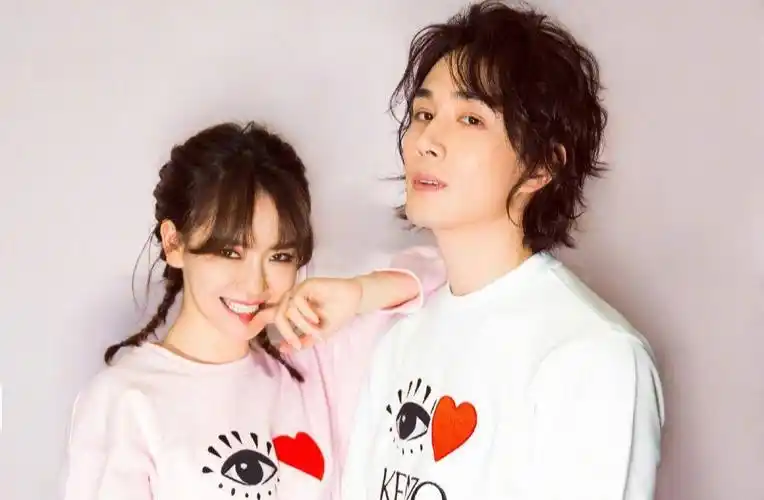 名气不如戚薇,合体献唱引热议,李承铉出道16年为何仍然不火?