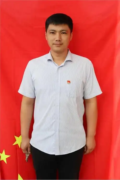 党员兴企让党徽在奋斗中闪光