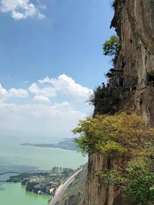 西山龙门,昆明市郊景观一绝,被誉为云南风景名山之首