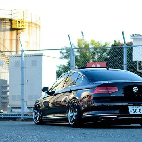 迈腾gte低趴改装依旧很帅