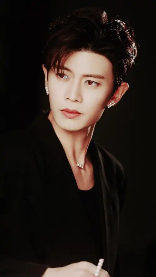 任嘉伦凤凰台上##任嘉伦烈焰##任苒时光##tasaki塔思琦中国区品牌