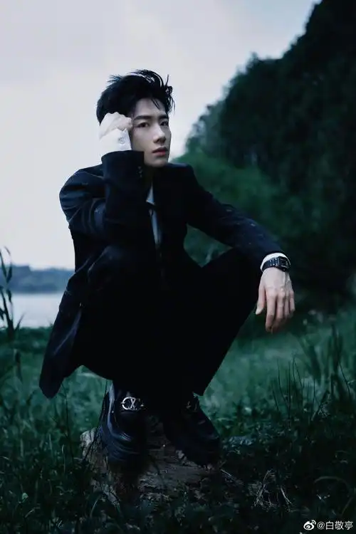 白敬亭向灾区捐赠物资 中国乡村发展基金会发博感谢-易天影视公司