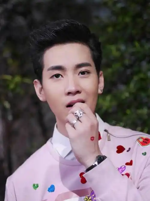 kimmon 泰国电视剧《逐月之月》饰演ming