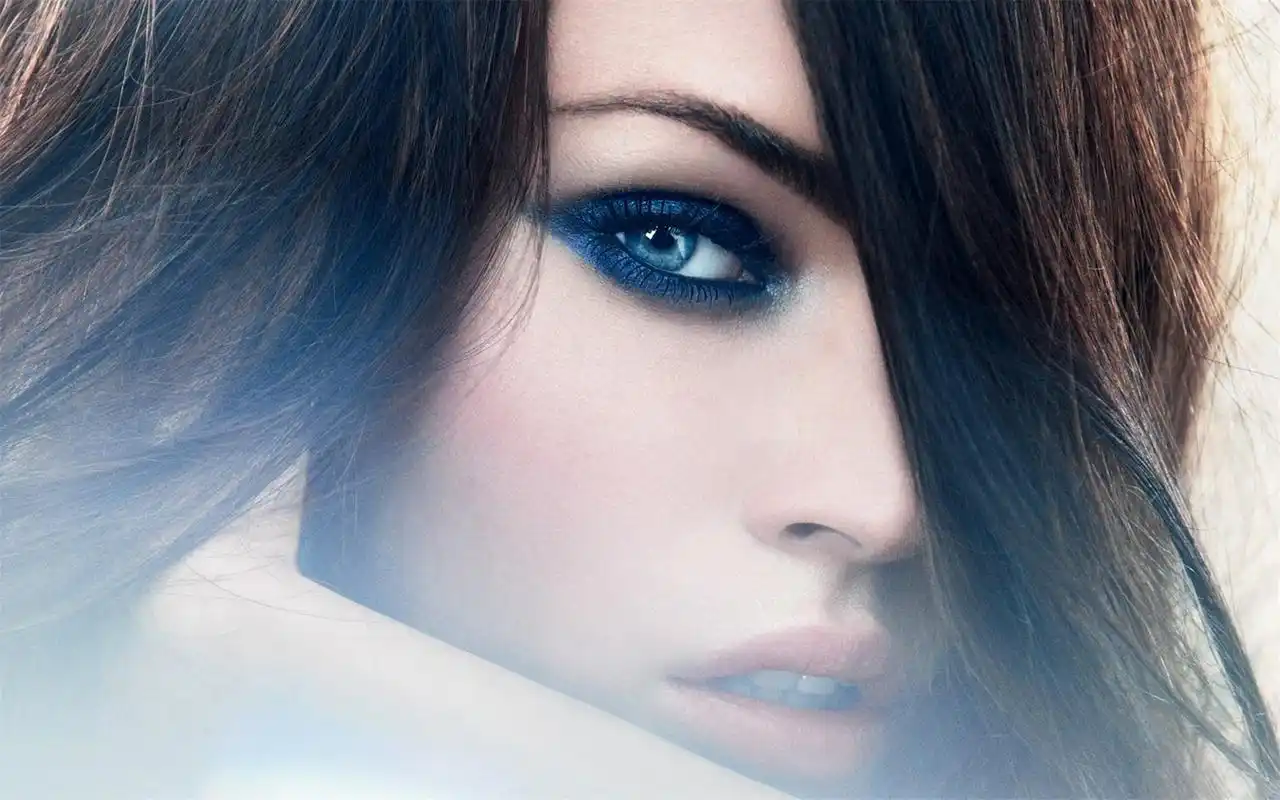 性感欧美女星梅根福克斯高清简约唯美桌面壁纸(三)