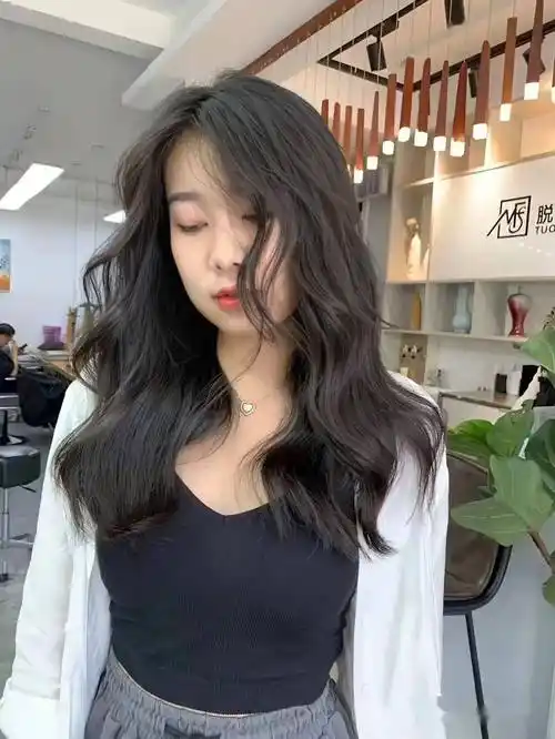 "乖乖女烫发",2024减龄首选!_发型_中国_形象
