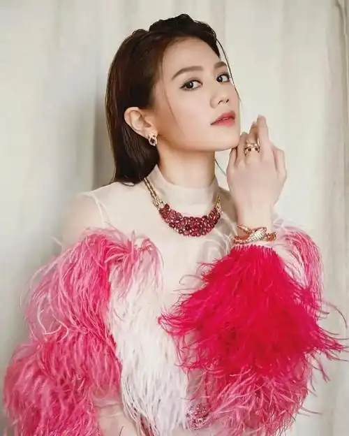 广东潮州美女周秀娜