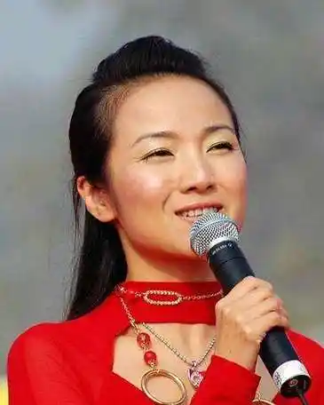 管彤是同性恋是真的吗 管彤和韩红是什么关系