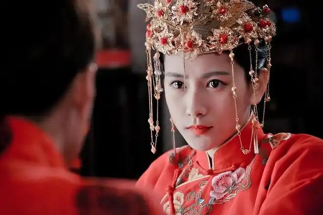 王秋紫变民国女天师懒癌发作被称素颜美女