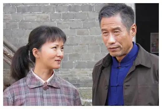 62岁老戏骨刘佩琦初见岳母被拒与妻子相爱29年如今生活幸福