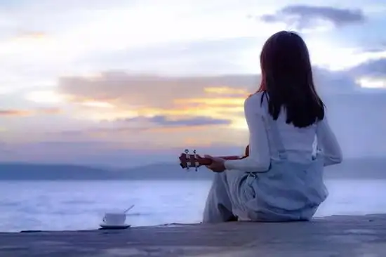 女人看淡一切的说说配图片