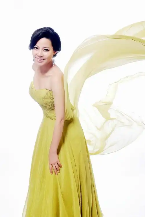 花雨新星易莉&花样美女田雨娇